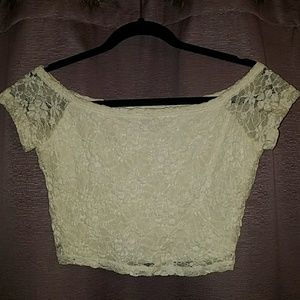 Crean color lace crop top